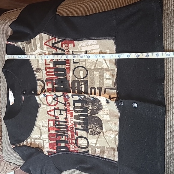 Zoe' Love Cardigan - Picture 9 of 10